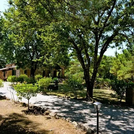 Villa Campoleone Sleeps 9 With Pool And Wifi