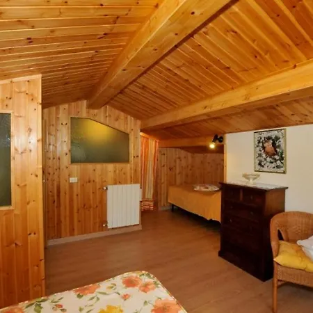 Villa Campoleone Sleeps 9 With Pool And Wifi